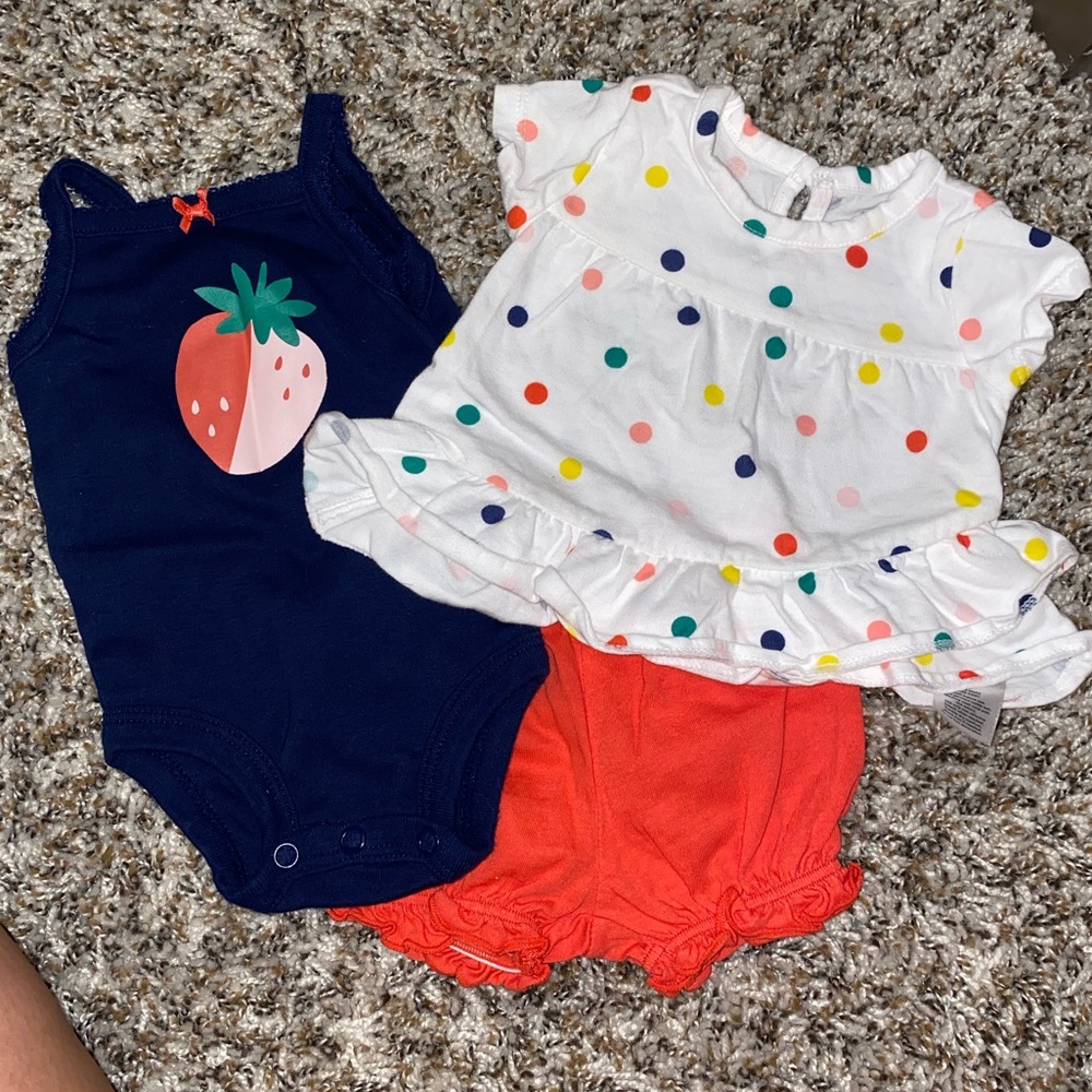 Carters Newborn 3 piece set